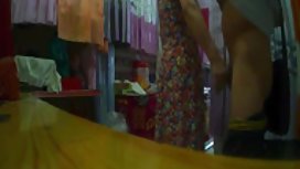 熱辣的西班牙女學生在色情世界首次亮相，證明是一個小妓女