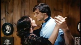 豐滿的亂搞錢，因為她需要麵食