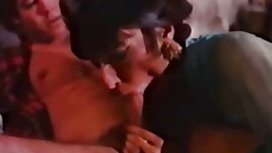 三人組與青少年沈迷於肛交