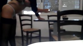 非常放蕩的學生在性愛中發起了她的年輕男友